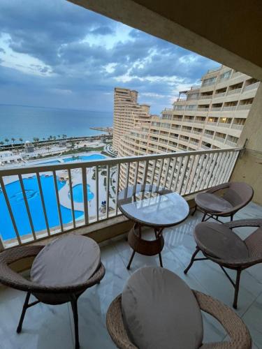 Instalaciones, The Blue Porto Tower Hotel in Ataqah