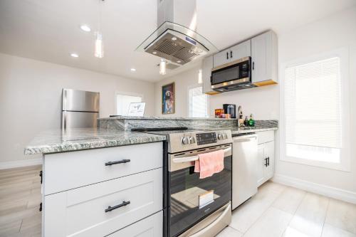 Cozy 2BR Apartment Free Parking Fall River in Someset (Massachusetts)
