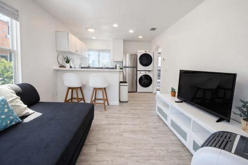 Newly Redone Bayview Apt Steps to Bay & Boardwalk – khách sạn tại Bãi Biển Thái Bình Dương