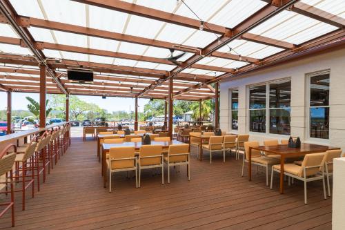 Restaurant, Royal Mail Hotel in Sunshine Coast