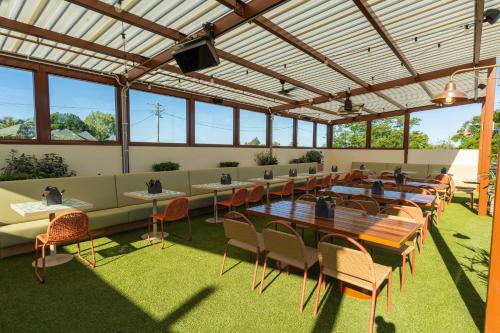 Restaurant, Royal Mail Hotel in Sunshine Coast