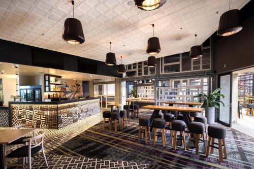 Pub/salon, voco Gold Coast By IHG in Gold Coast