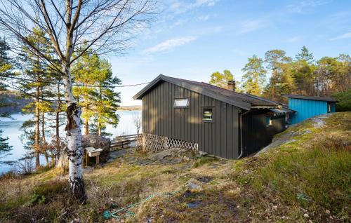 . Nice Home In Risør With House Sea View