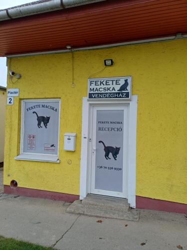 Fekete Macska Vendeghaz - Komarom