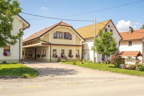 Viesnīcas āriene, Tourist Farm Logar in Grahovo