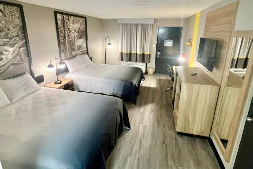 Super 8 by Wyndham Manchester TN