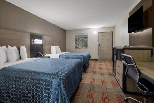 Rodeway Inn - image 28