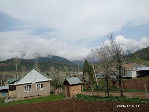 Гостинный дом для турситтов (Гостинныи дом для турситтов) in Jalal-Abad