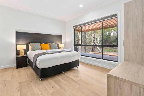 Riversands Rest Accommodation Scenic Riverfront Cottages, Paringa in Paringa