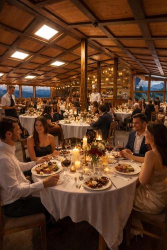 مطعم, POARTA MOUNTAIN RESORT - statiunea Pestera-Padina, Bucegi in Poiana Tapului