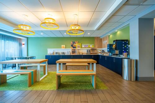 طعام و مشروبات, Spark by Hilton Atlanta Kennesaw Town Center in كينيساو