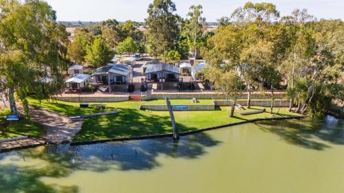 Exterior view of Rivergardens Holiday Park Mildura