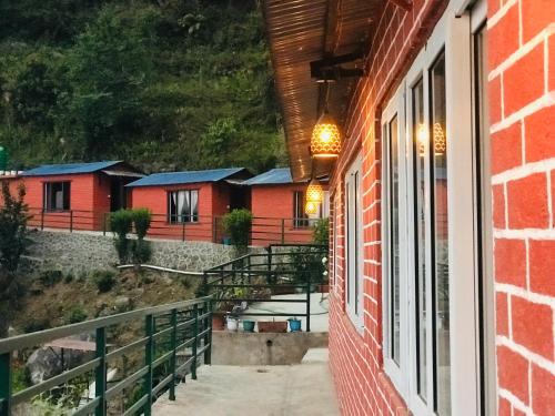 Mita Hotel - Land of Himalayas in 圖利凱爾