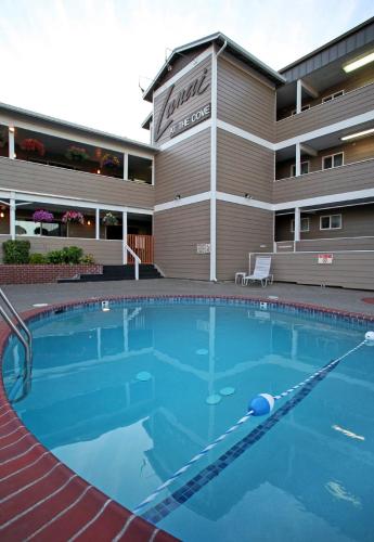 Lanai at the Cove 2
