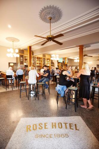 Bar/ Salón, The Rose Hotel & Motel in Bunbury