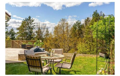 Dārzs, Wonderful view of the treetops next to the golf course, 4 bedrooms in Ingaro