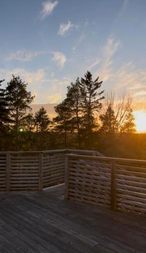 Balkons/terase, Wonderful view of the treetops next to the golf course, 4 bedrooms in Ingaro