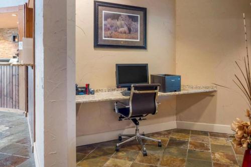 Comfort Inn & Suites Macon – Macon, MO