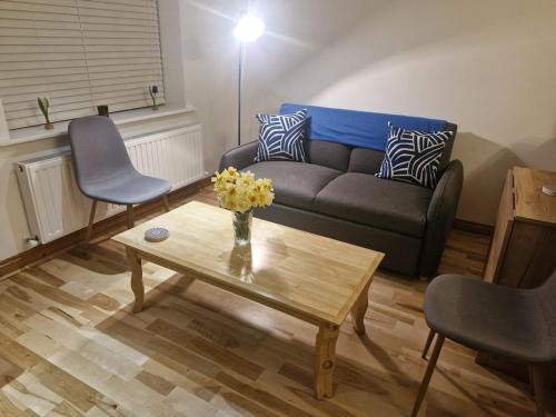 Stylish ground floor one bedroom townhouse in ทัลลามอร์