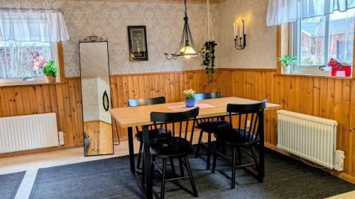 virtuve, Rolig häst, Kaneeling Stugby AB (Rolig hast, Kaneeling Stugby AB) in Dalskog