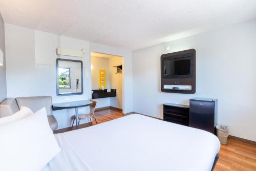 1 queen bed