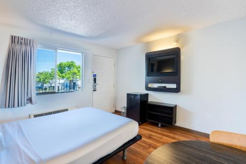 Motel 6-Pleasanton CA - image 24
