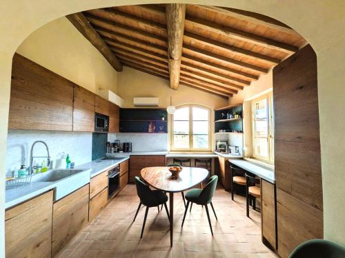 virtuve, Cozy 2BR Mountain Escape - Molazzana in Molazzana