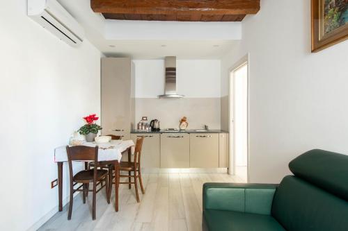 مطبخ, Varenna Apartments by Wonderful Italy in فارينا