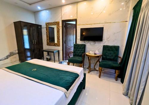 Golden One Hotel - image 33