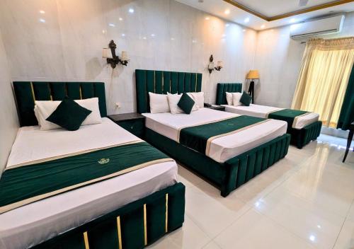 Golden One Hotel - image 15