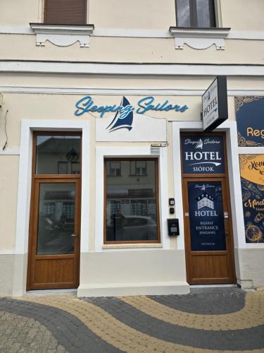 Sleeping Sailors Boutique Hotel in Siofok