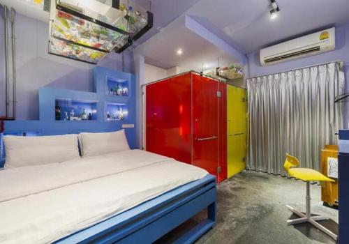 room detail thumbnail 1