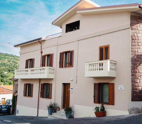 ARCU DE CHELU - GUEST HOUSE - Suni
