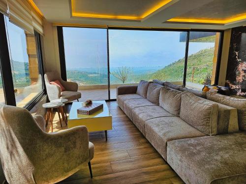 Iekārtas, Panoramic 6BR Stay Rooftop, Views & Parking in Douma