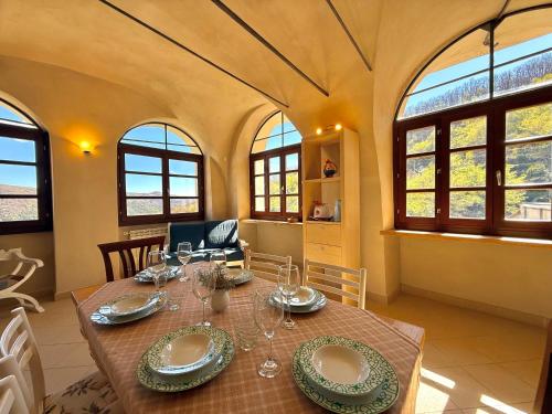 Tikšanās telpas / zāles, Elegant Apartment With Pool in Praelo