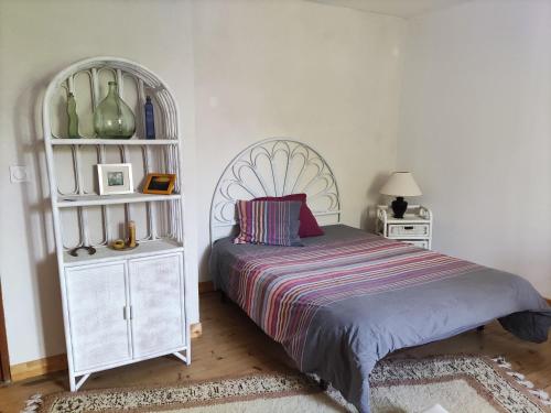 1 double bed, 1 twin bed