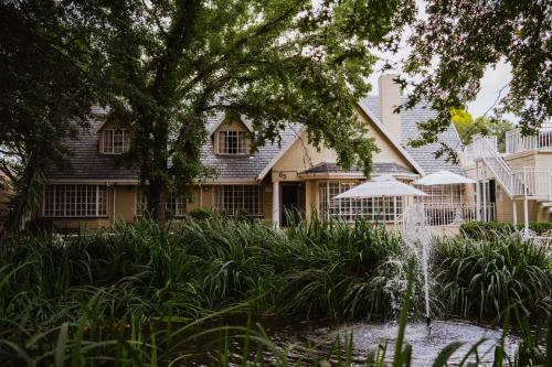 Greenfields Guesthouse & Restaurant in Alberton