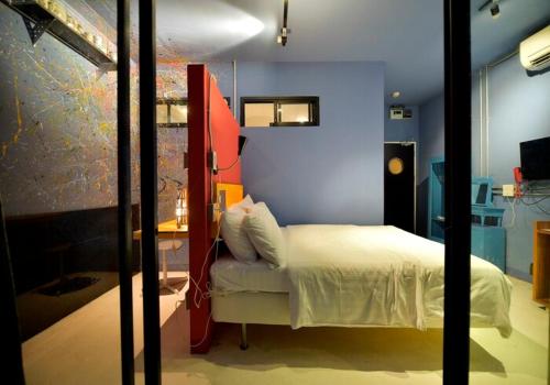room detail thumbnail 0