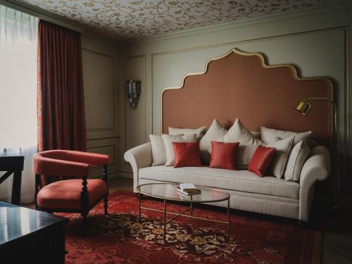 room detail thumbnail 1