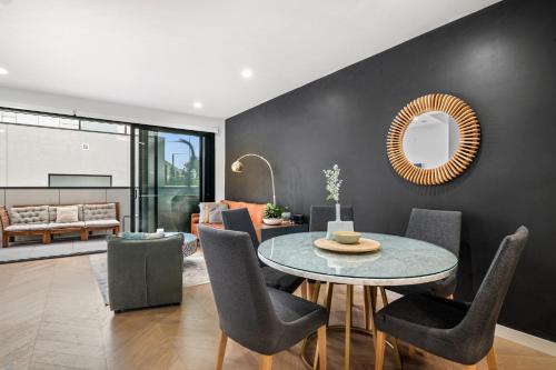 Chic Home with BBQ & Outdoor Dining in 高菲爾