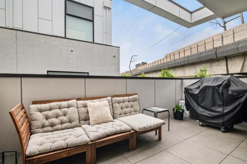 Chic Home with BBQ & Outdoor Dining in 高菲爾