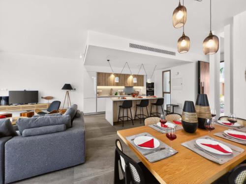 Seadmed, Azure Amber Villa in Paralimni