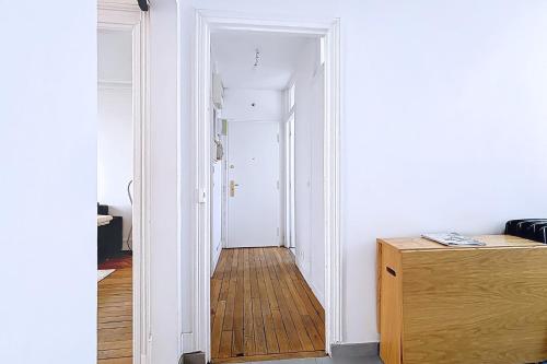 Cosy flat near La Villette - image 13
