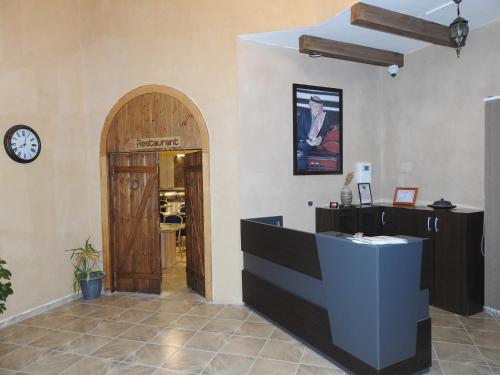Lobby, Montreal Al Shobak Hotel - فندق مونتريال الشوبك in Ma'an