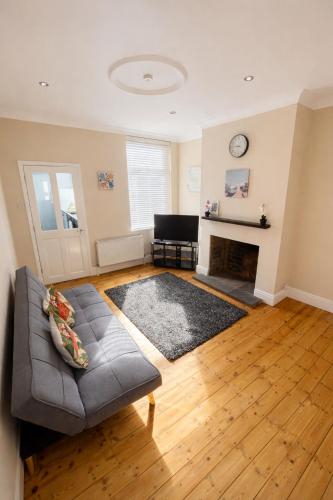 Entire house in city of Leicester