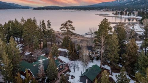 Koda by AvantStay Big Bear Cabin w Hot Tub in Big Bear Lake, USA