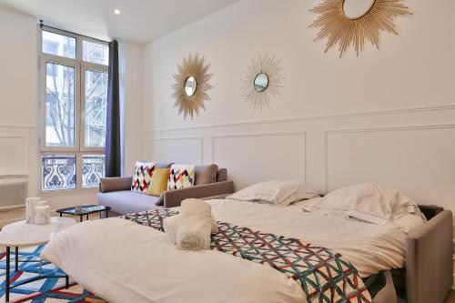 UrbanFlat 34 - Spacious & Bright Parisian Home - image 5