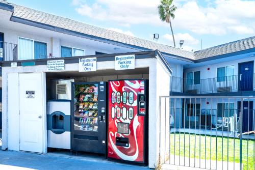 Motel 6-Pleasanton CA - image 25