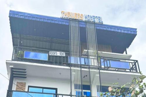 Thrivers Hometel White Beach Puerto Galera