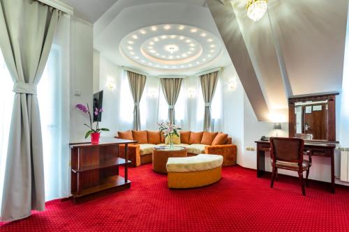 Garni Hotel Royal Crown 5